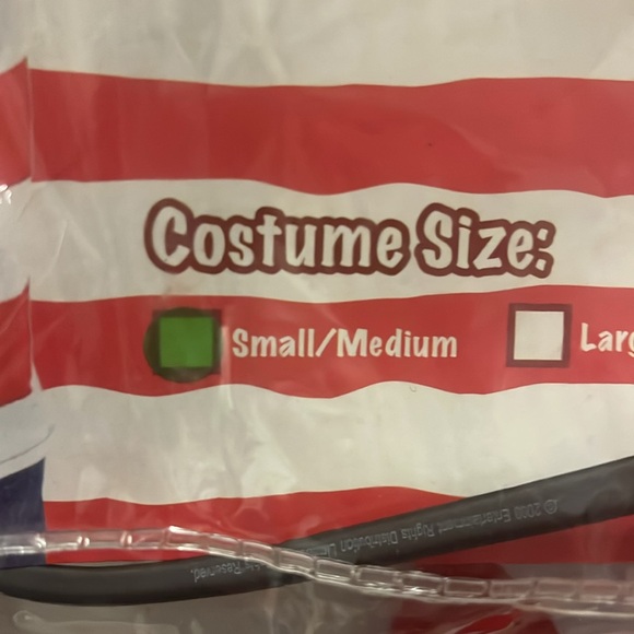 Where’s Waldo shirt & hat - Picture 3 of 7